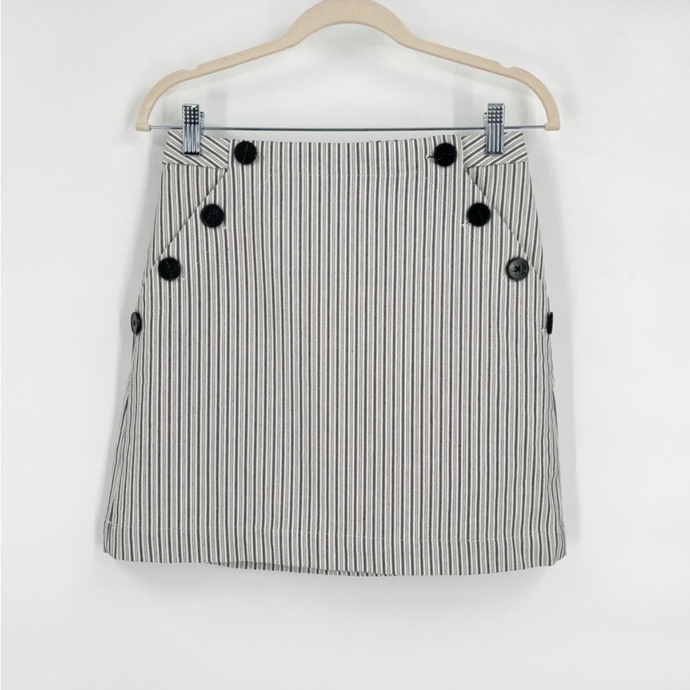 NWT Banana Republic Mini blueGray/White Stripe Button Detail Women’s Size 4
